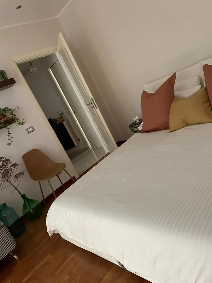 Guest house The Room Syracuse