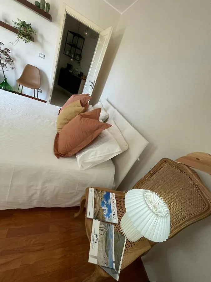 Guest house The Room Syracuse