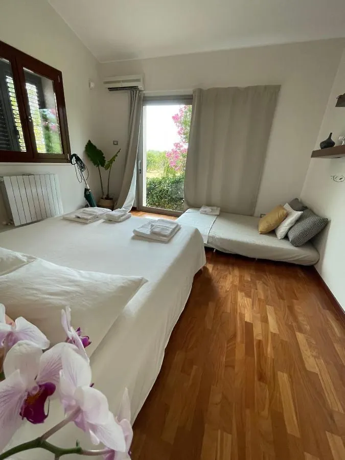 The Room Syracuse Guest house